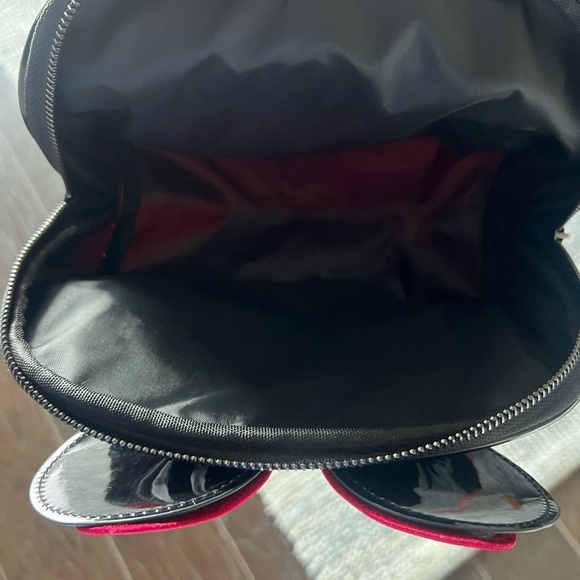 Disney + Creme Shop Disney Minnie Mouse Black Bow Vinyl Travel Pouch Makeup Bag - Picture 3 of 3